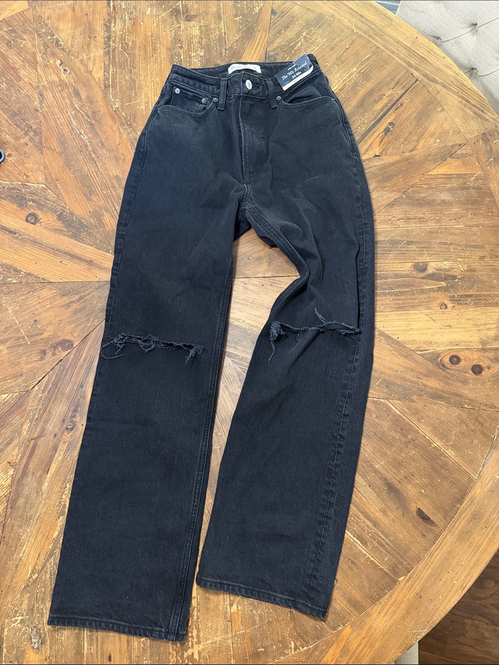 Black Abercrombie Women’s Distressed Jeans 90s relaxed curve love